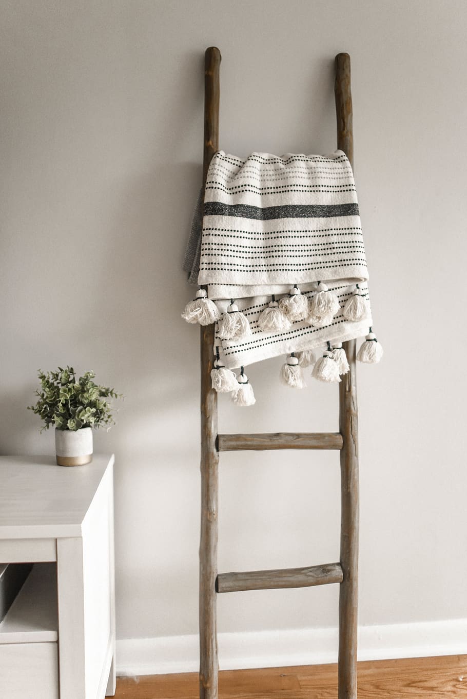 indoors, no people, wood - material, wall - building feature HD wallpaper