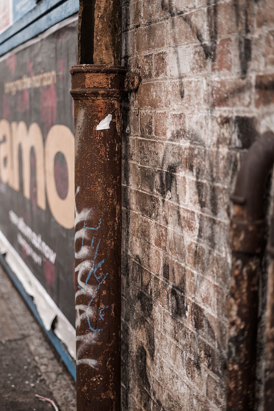 black metal post beside poster, brick, rust, home decor, wall HD wallpaper