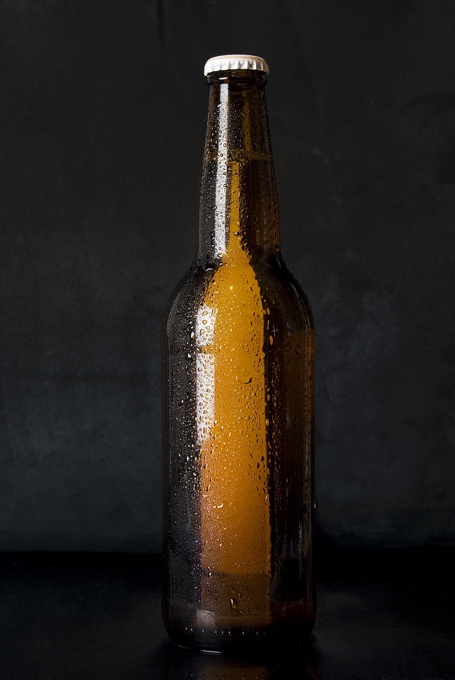Amber Glass Bottle Standing on Black Surface, beer, cold, drops HD wallpaper