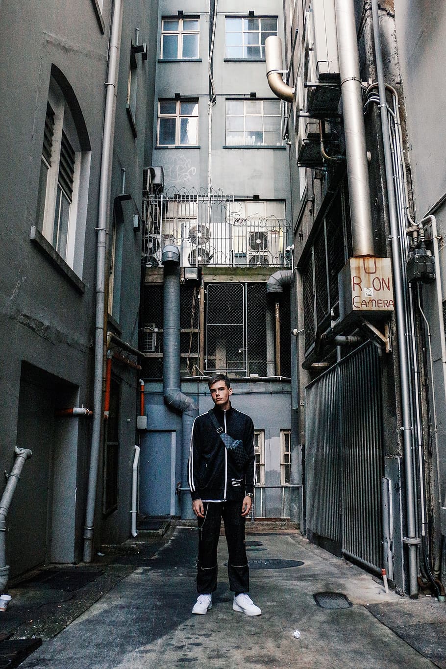 man in between building, street, model, style, portrait, fashion HD wallpaper