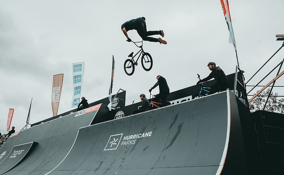 man doing freestyle bicycle on mid-air, men, sport, real people HD wallpaper
