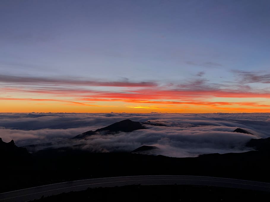 mountain during golden hour, sky, sunrise, sunset, nature, dusk HD wallpaper