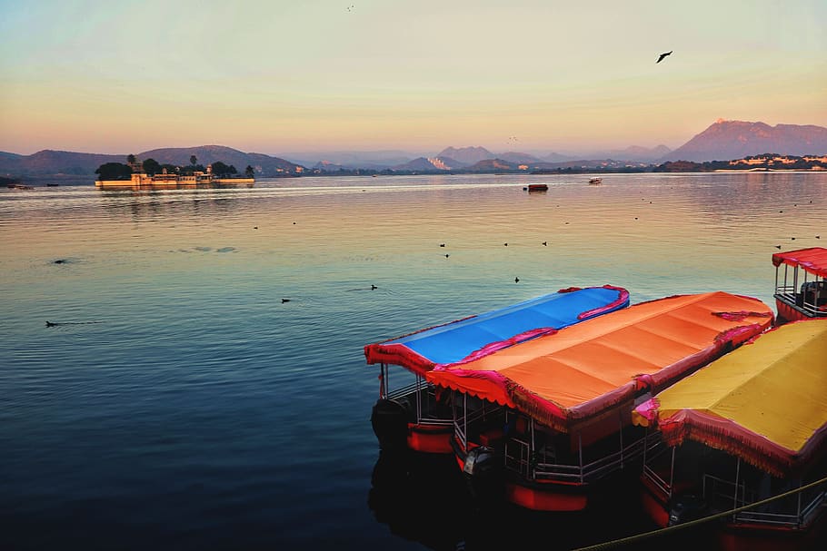 lake-boats-morning-sunrise.jpg