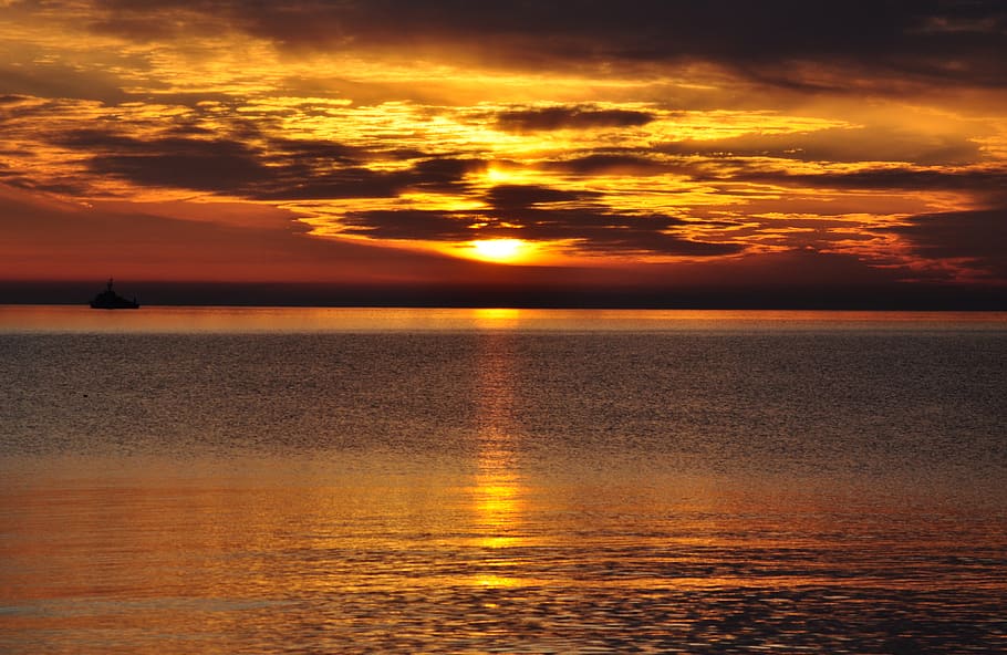Sun Rise over the Horizer, backlit, clouds, dramatic, evening HD wallpaper