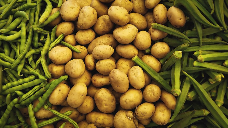 brown potatoes surrounded by green beans, food, vegetable, plant, HD wallpaper