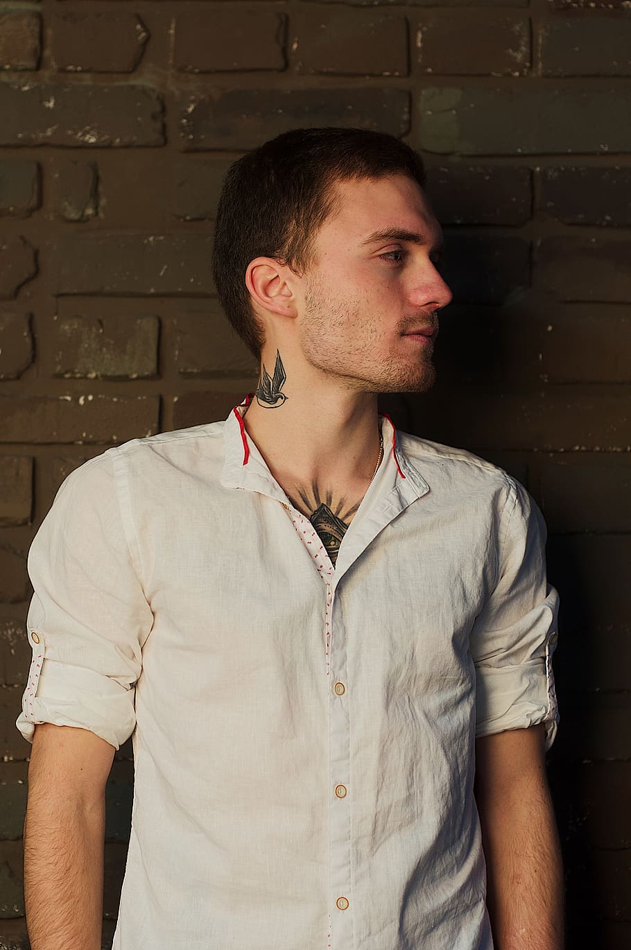 man leaning on the wall, one person, waist up, real people, casual clothing HD wallpaper