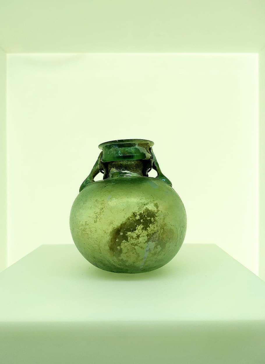 Green Glass Vase on White Surface, ancient, antique, color, container HD wallpaper