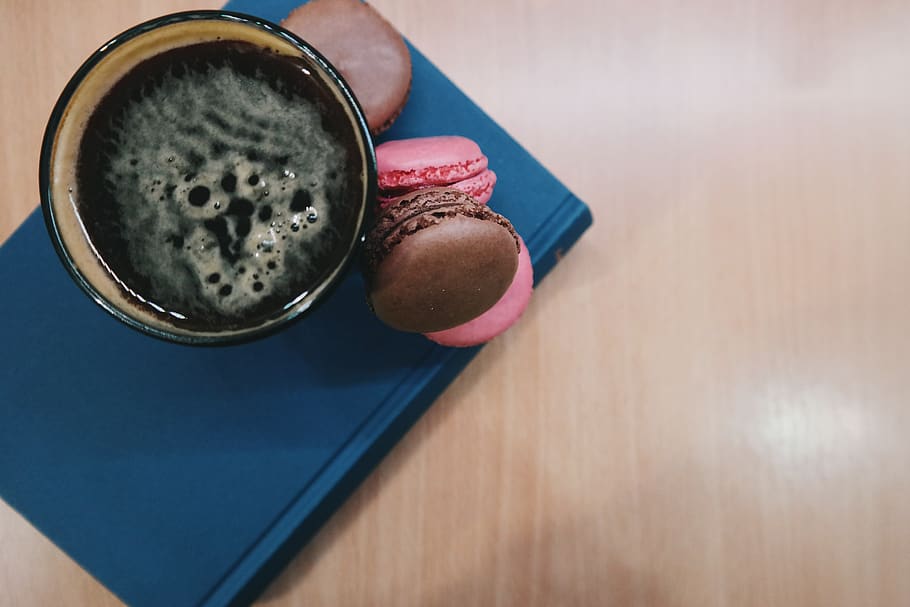 romania, oradea, macaroons, book, reading, table, textures HD wallpaper
