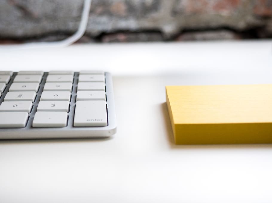 workspace, desk, keyboard, technology, note, sticky note, computer HD wallpaper
