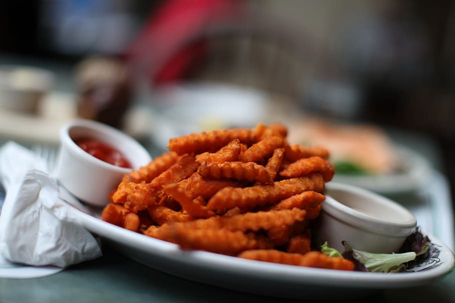Fried Food on Round White Ceramic Plate, cuisine, delicious, dinner HD wallpaper