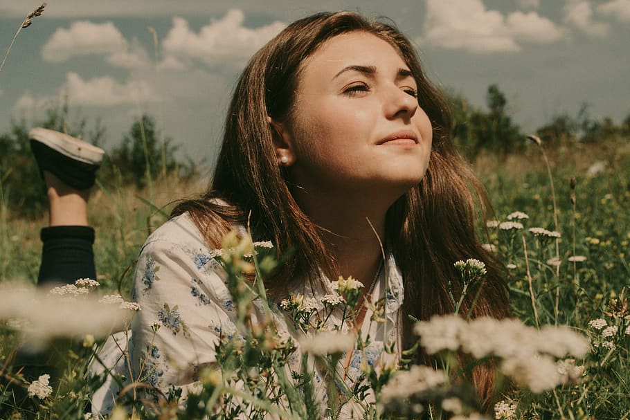 ukraine, minimalism, nature, tree, smile, flowers, grass, sky HD wallpaper