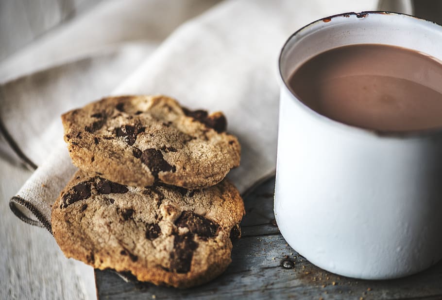 Chocolate Chip Cookies Near Chocolate Drink, baked, beverage HD wallpaper