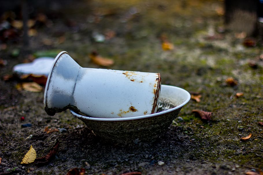 lost, grave, dark, vase, outdoors, water can, dirt, day, focus on foreground HD wallpaper
