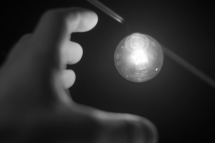 light bulb, reaching, night, abstract, human hand, human body part HD wallpaper
