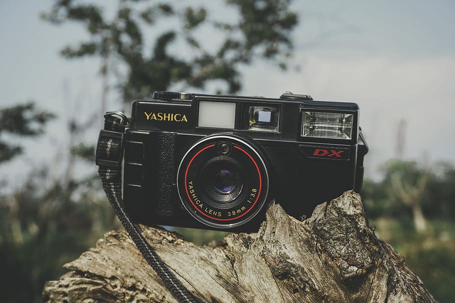 Black Yashica Film Camera, blur, camera lens, close-up, electronics HD wallpaper