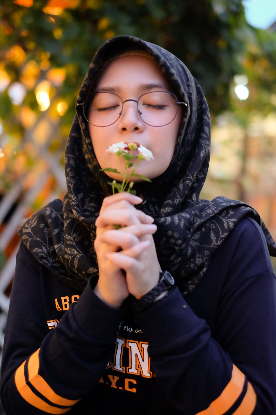 Photo of Girl Smelling White Petaled Flowers, beautiful, child, HD wallpaper