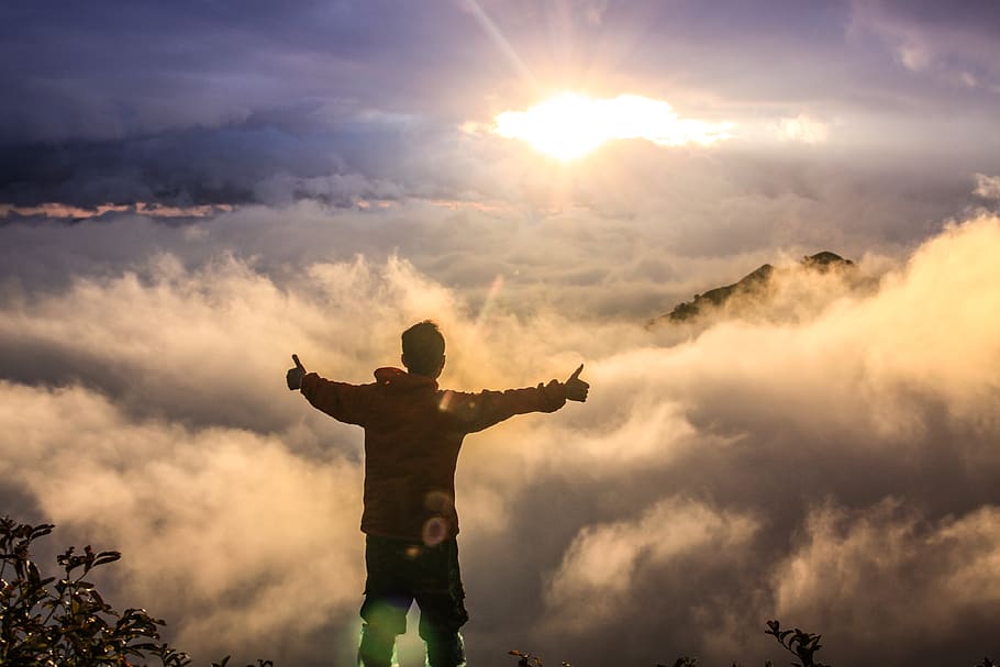 man facing clouds during golden time, sky, cloud - sky, human arm HD wallpaper