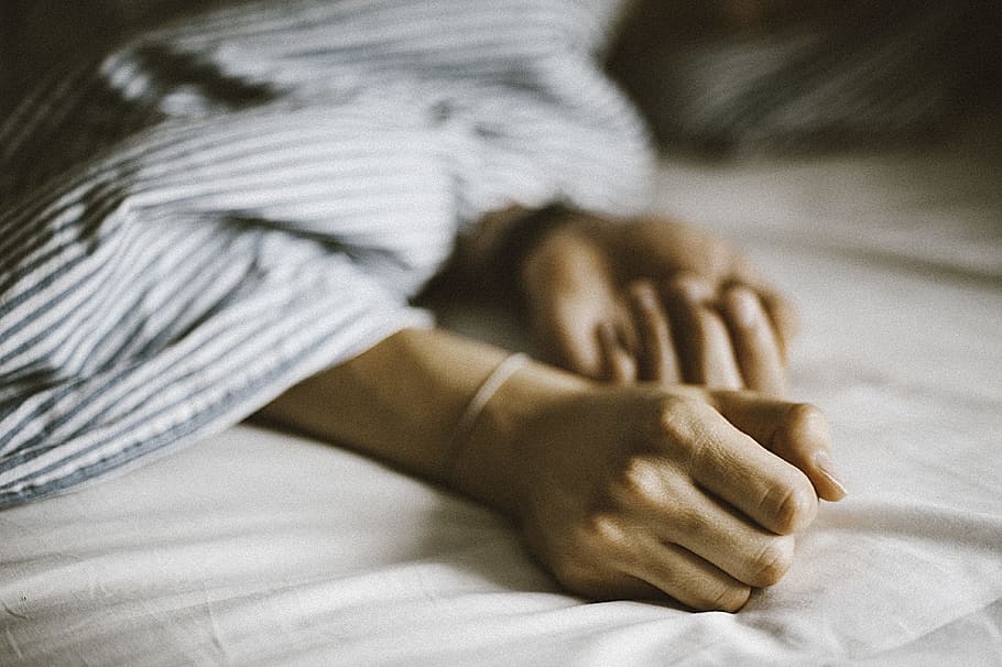 Shallow Focus Photography of Hands, bed, bedroom, blanket, blur HD wallpaper