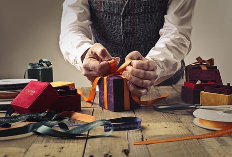 man, wrapping, gift, present, craftsman, scissors, bow, box HD wallpaper