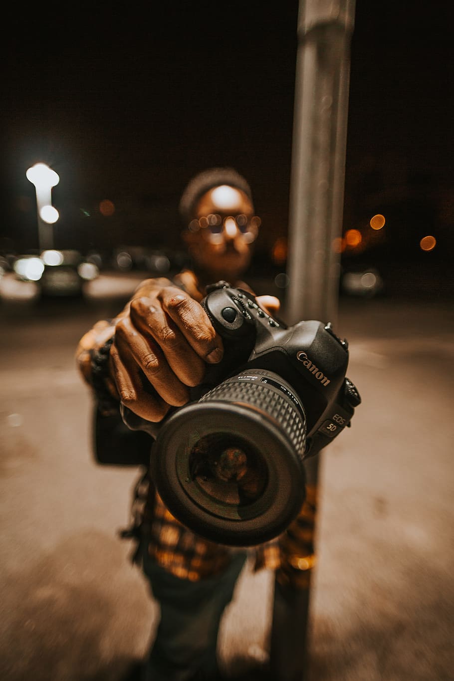 man holding black Canon DSLR camera, bokeh, portugal, lightroom, HD wallpaper