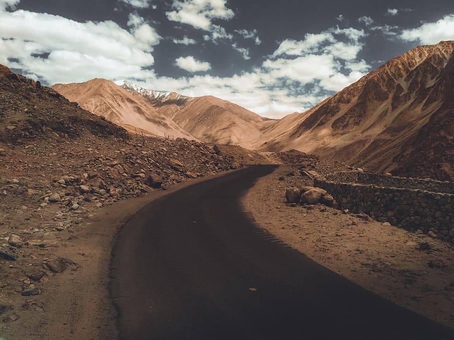 Road In The Middle Of Mountain, arid, daylight, desert, dry, landscape HD wallpaper