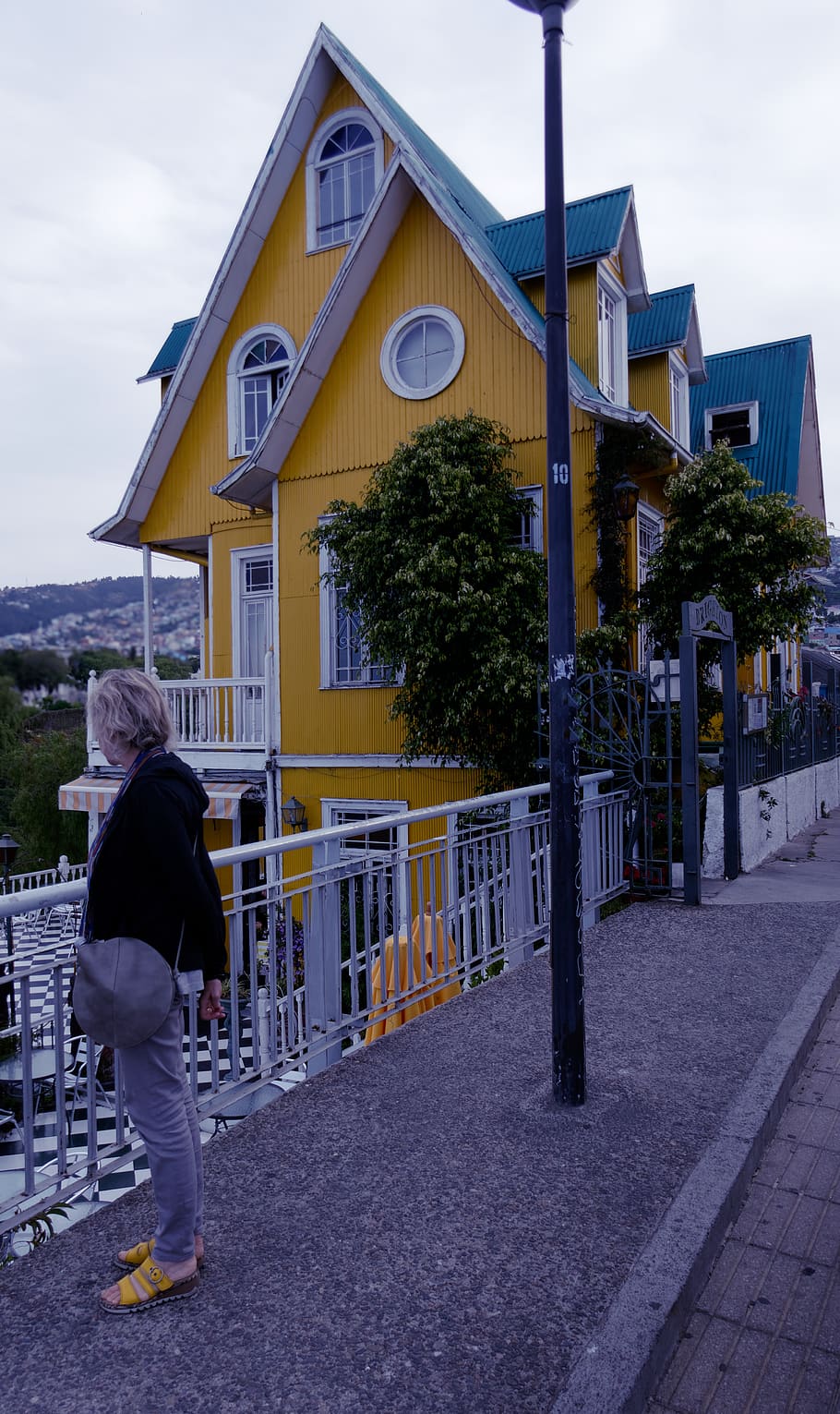 yellow, house, real people, built structure, one person, building exterior HD wallpaper