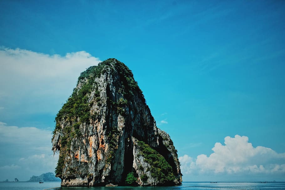 sea stack with trees under clear sky during daytime, nature, outdoors HD wallpaper