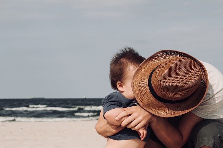 father, son, beach, hat, sea, ocean, family, male, man, boy HD wallpaper