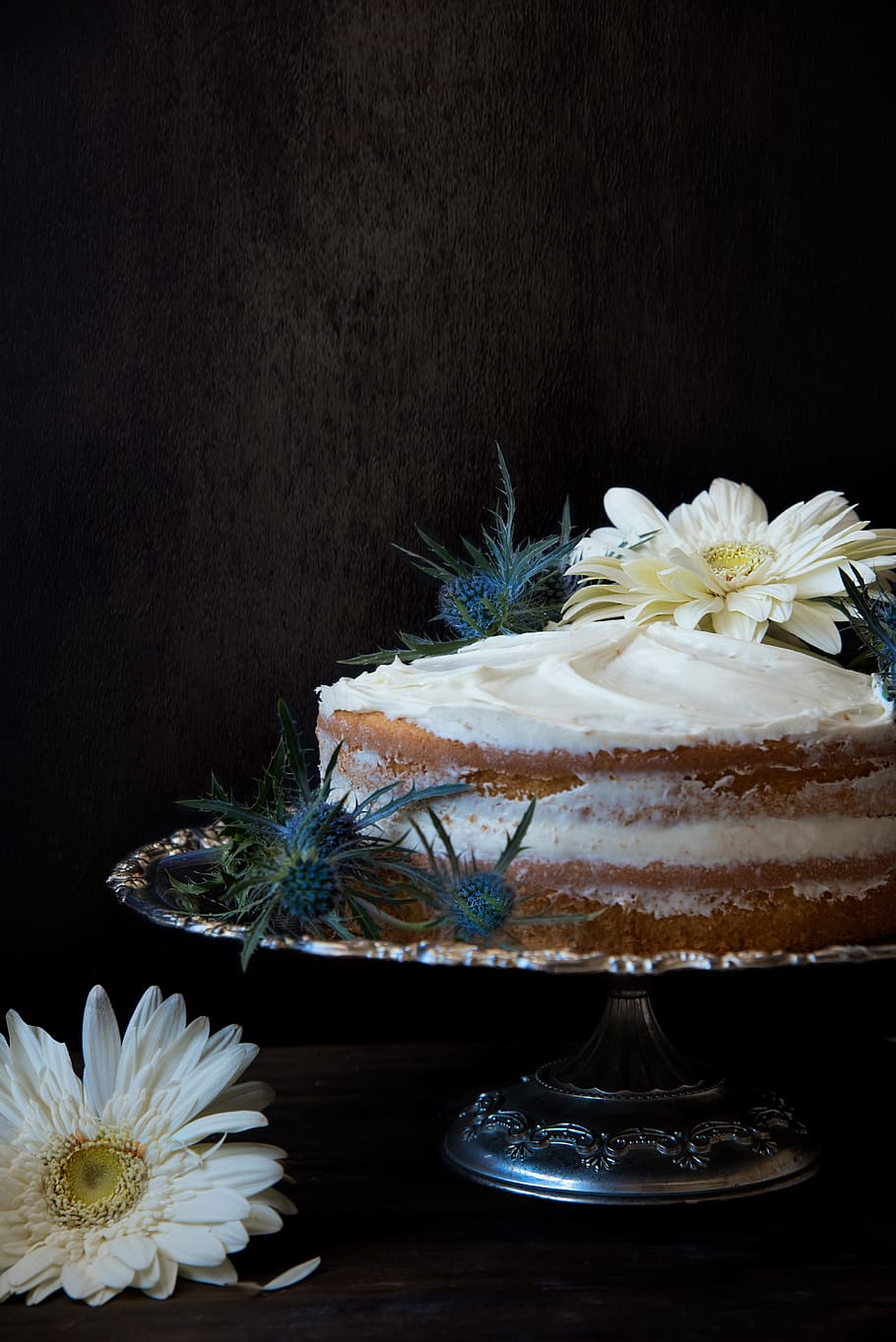 Cake With Icing on Top Silver Cake Stand, baked, baked goods HD wallpaper