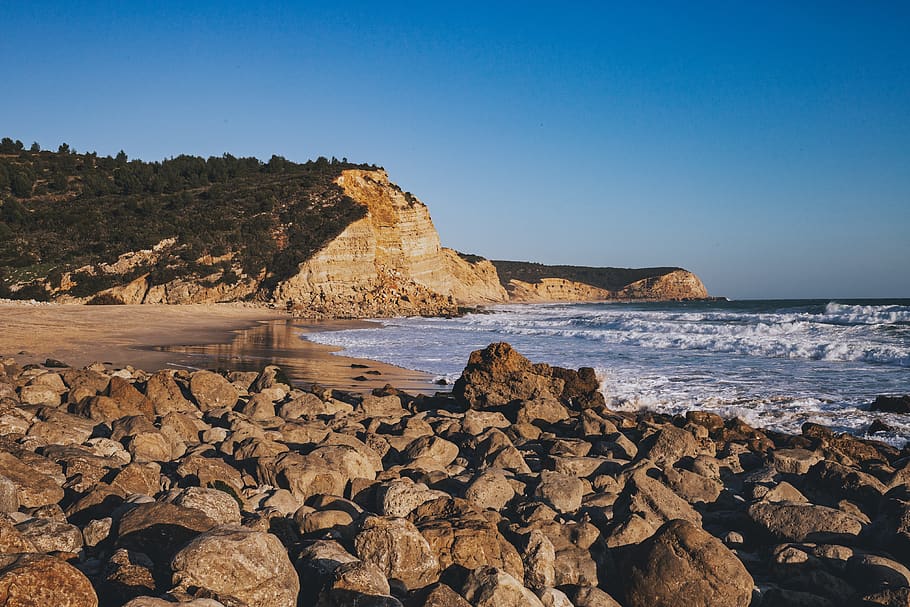 Coast shore. Rock Beach. Rocky Beach. Пустой океан. Empty Beach.