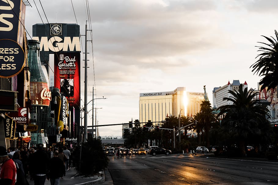 MGM signage, las vegas, city, street, hotel, crowd, billboard, HD wallpaper