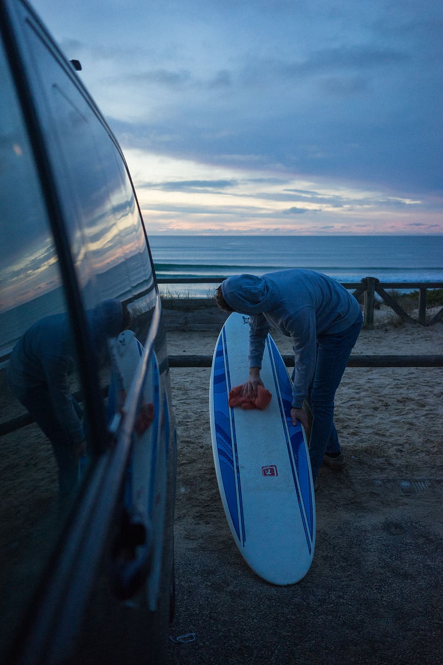 man holding surfboard, sky, mode of transportation, cloud - sky HD wallpaper