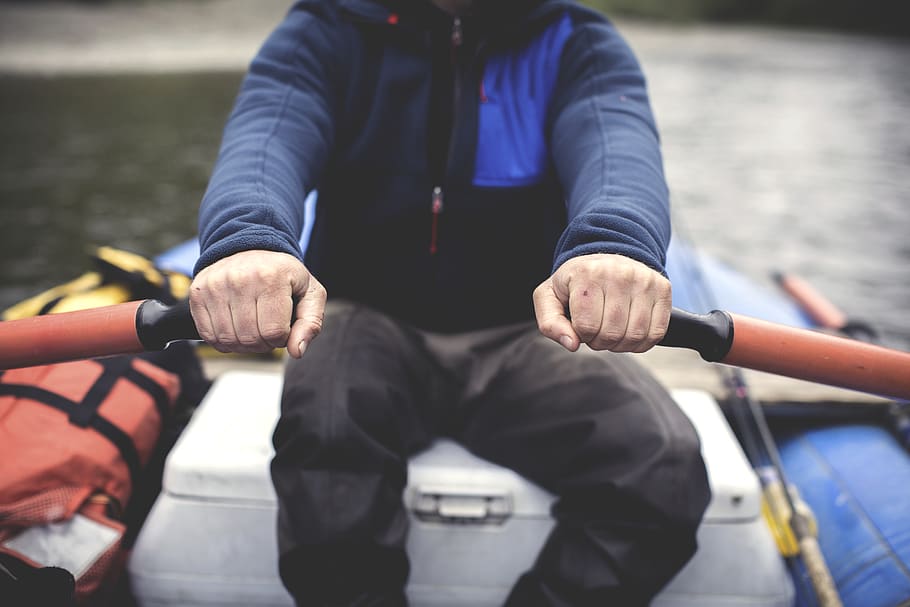 man rowing boat, real people, midsection, men, lifestyles, holding HD wallpaper