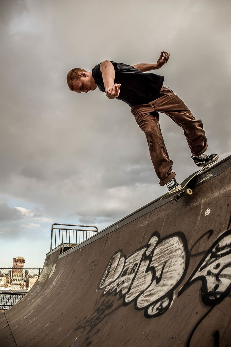 Man Riding Skateboard While Performing Stunts, balance, daylight, HD wallpaper