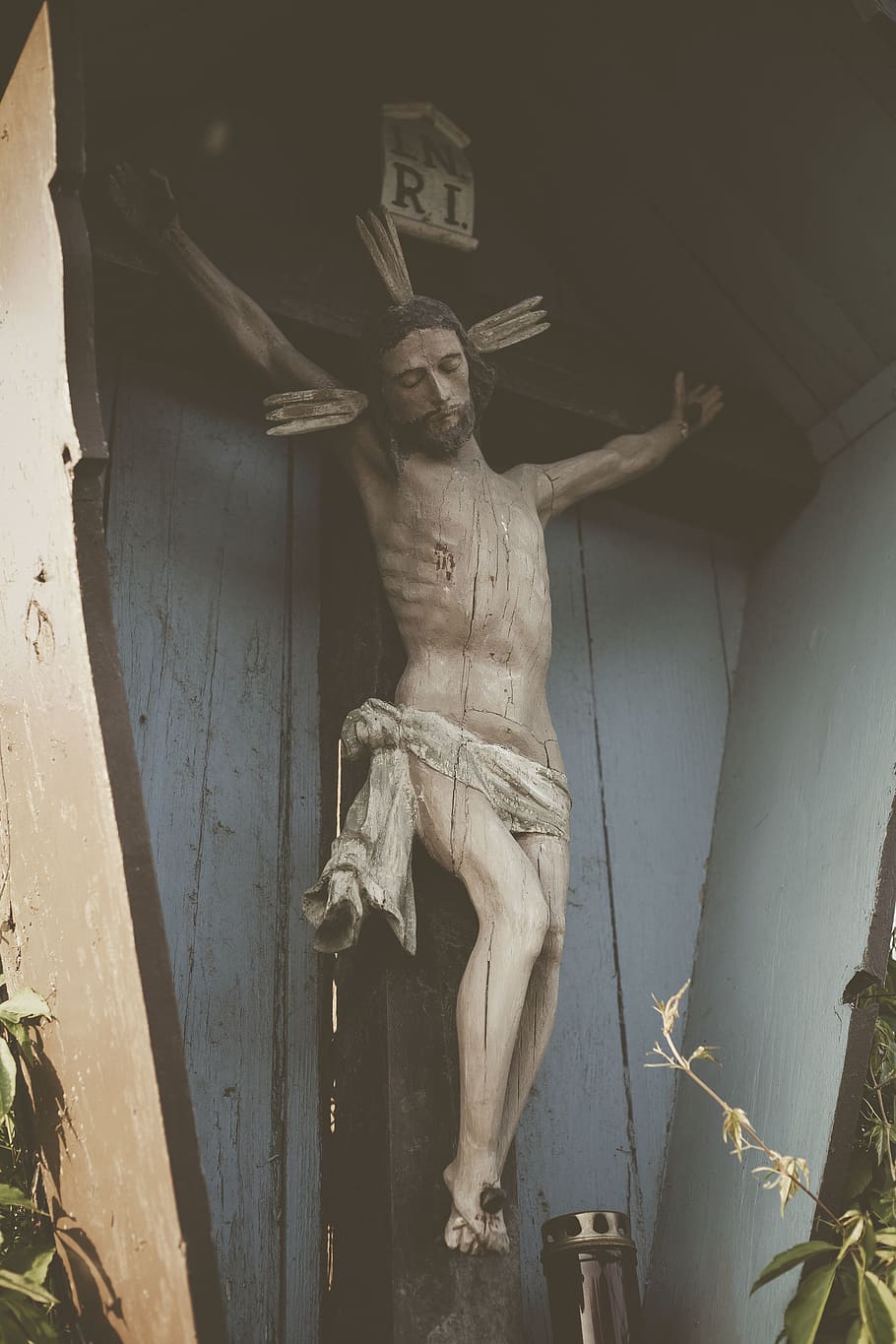 man on cross, human representation, art and craft, creativity HD wallpaper