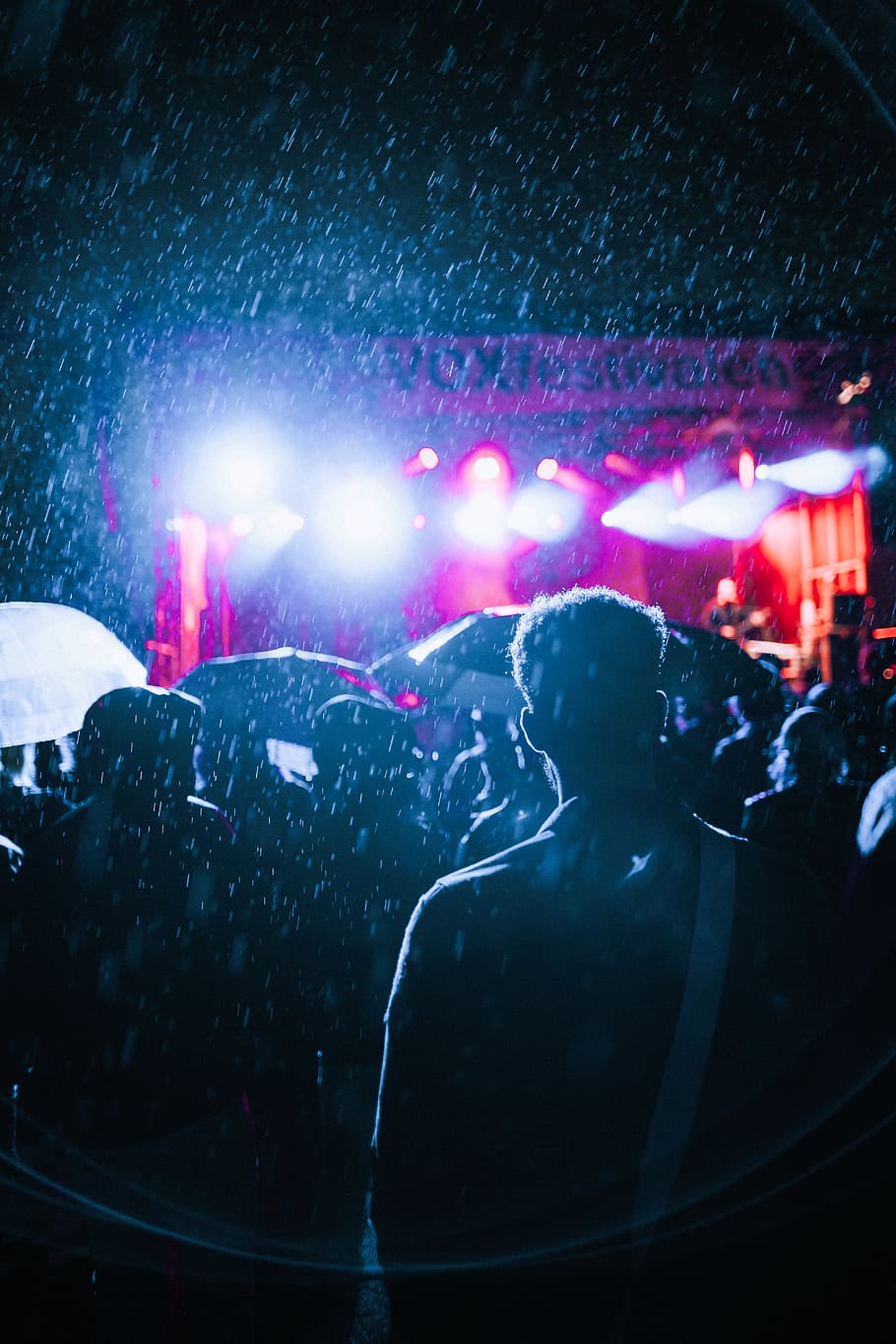 people watching live concert during rain, light, person, sweden, HD wallpaper