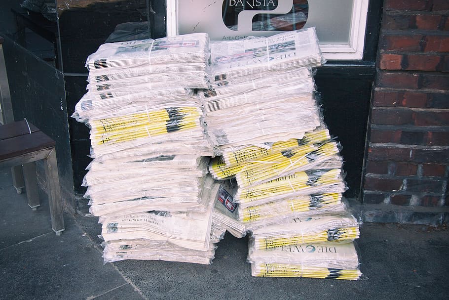 Stack of newspaper on street, advertisement, articles, background HD wallpaper
