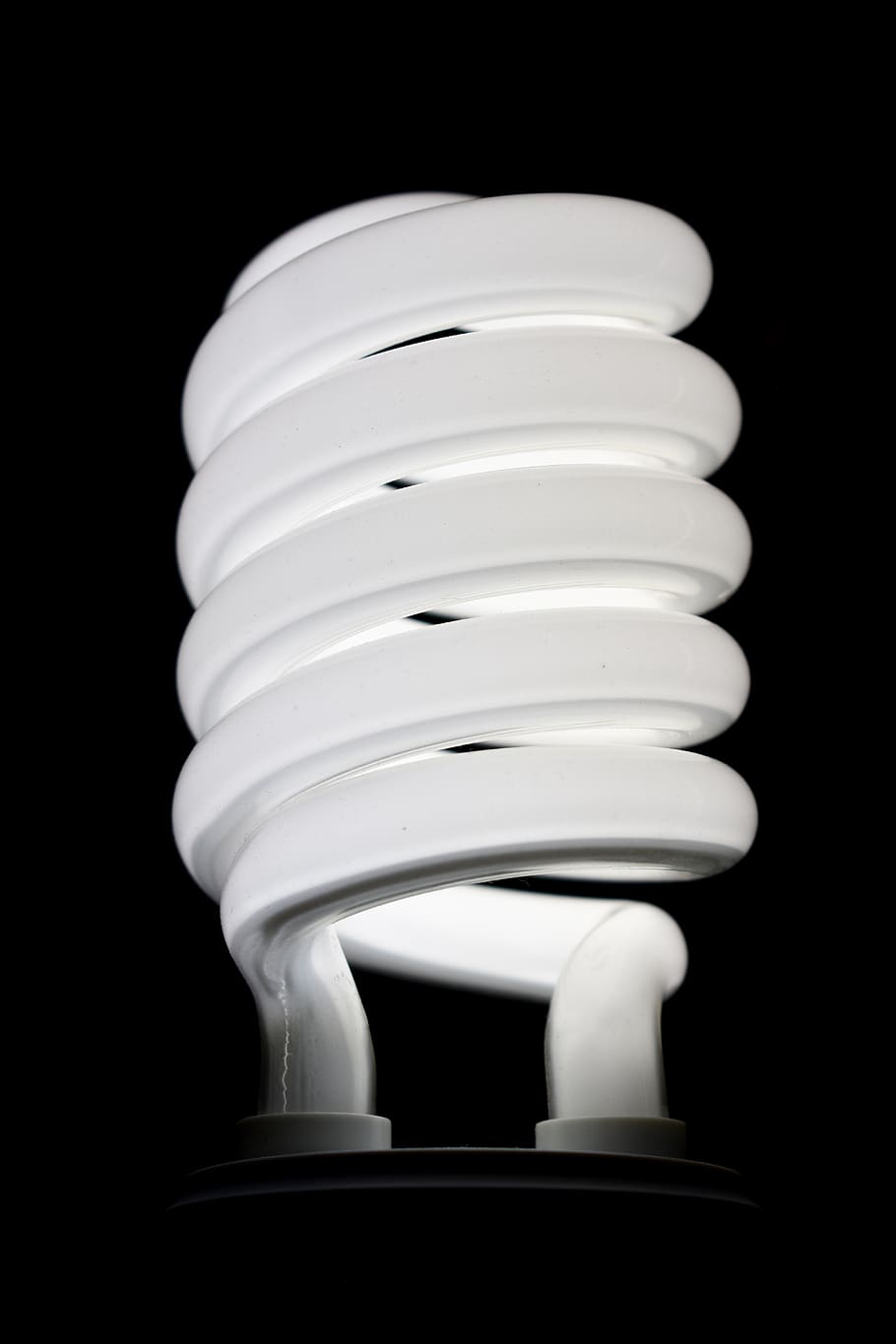 swirl light bulb, black background, studio shot, energy efficient HD wallpaper