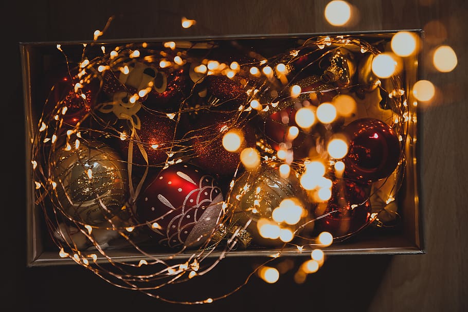 String Lights and Baubles, art, blur, celebration, christmas HD wallpaper