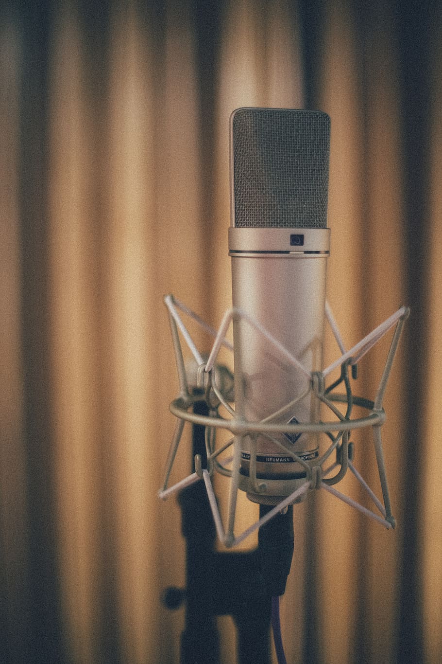 gray condenser microphone, input device, music, focus on foreground HD wallpaper