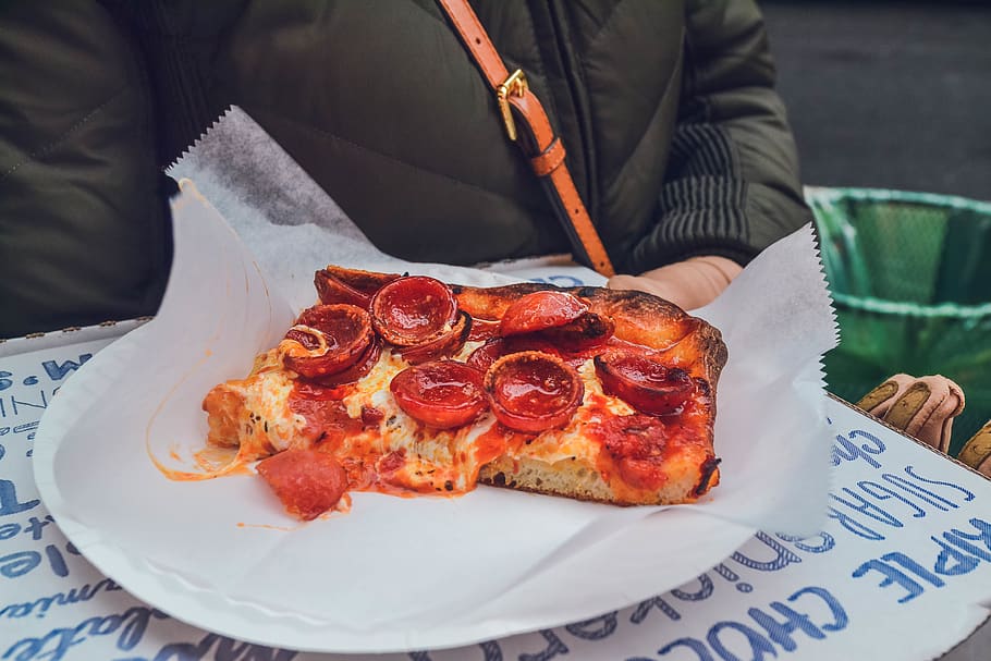 Pepperoni pizza on plate, food and drink, freshness, midsection HD wallpaper