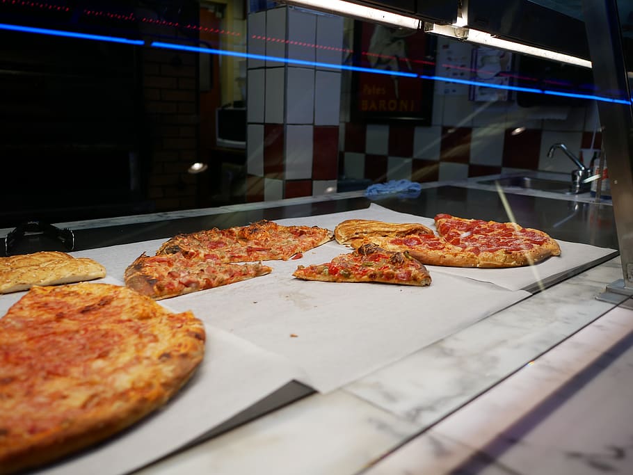pizza, restaurant, food and drink, freshness, indoors, ready-to-eat HD wallpaper