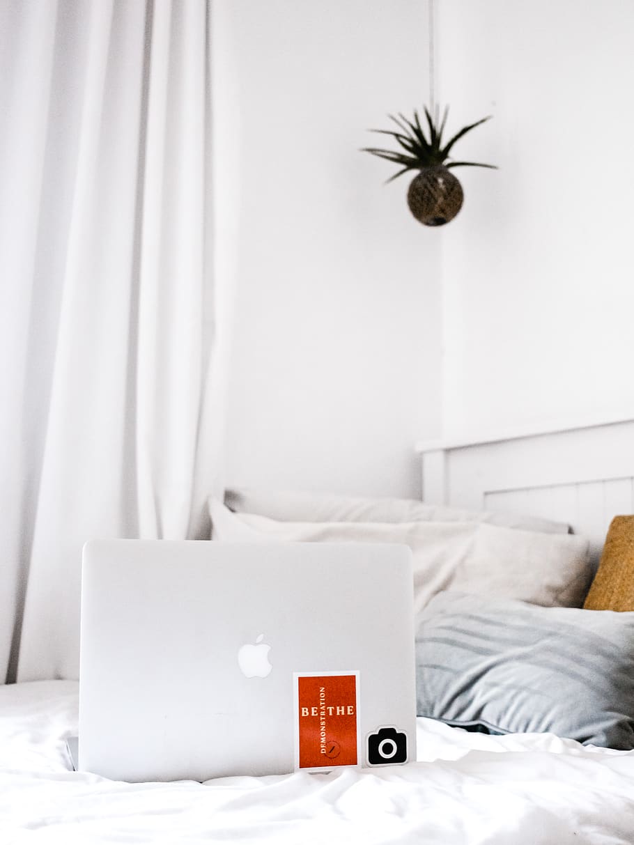 white MacBook on white comforter, furniture, bed, bedroom, domestic room HD wallpaper