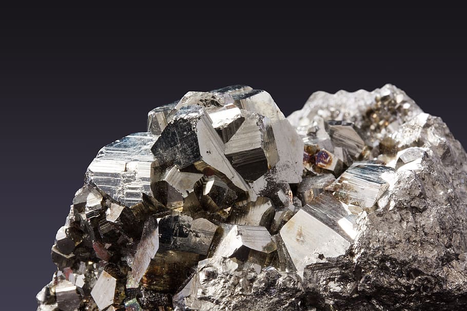 White Stone, close-up, idiomorphe crystals, iron, mineral, ore