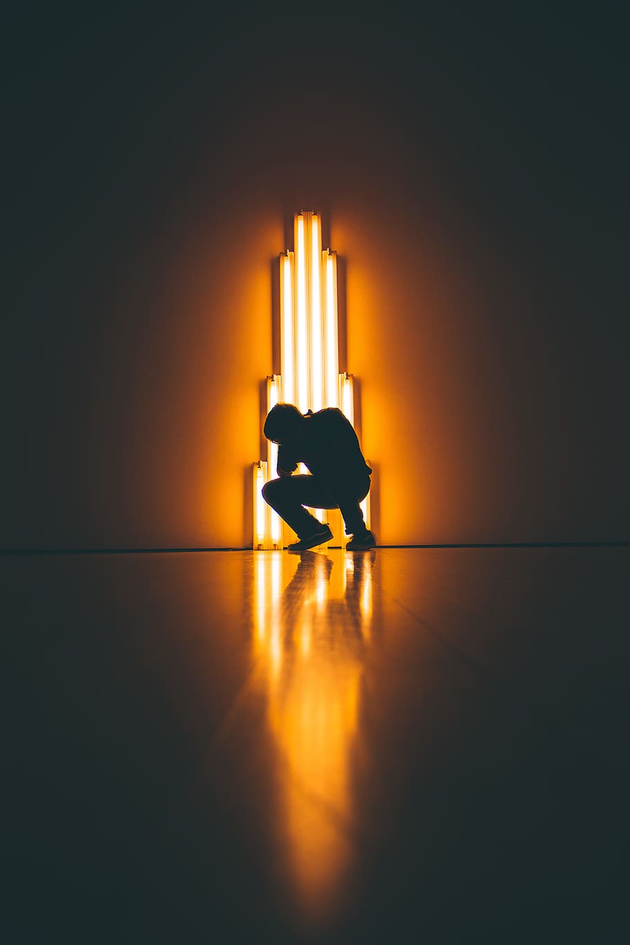 silhouette of man crouching, illuminated, explore, neon, neon light HD wallpaper