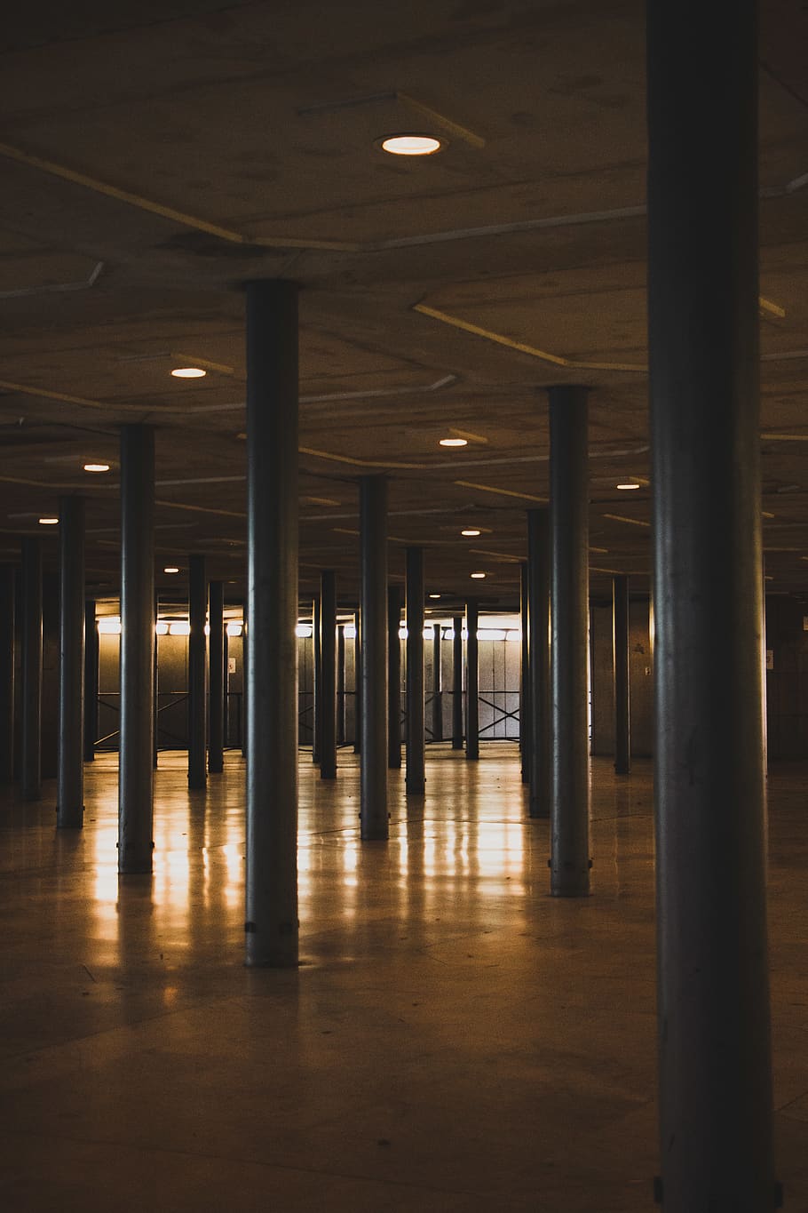 gray concrete interior, architecture, indoors, illuminated, architectural column HD wallpaper