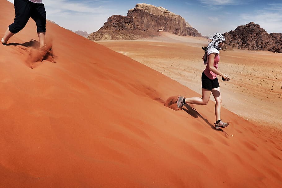 jordan, wadi rum camping, red sand, run, climbing, desert, rocks