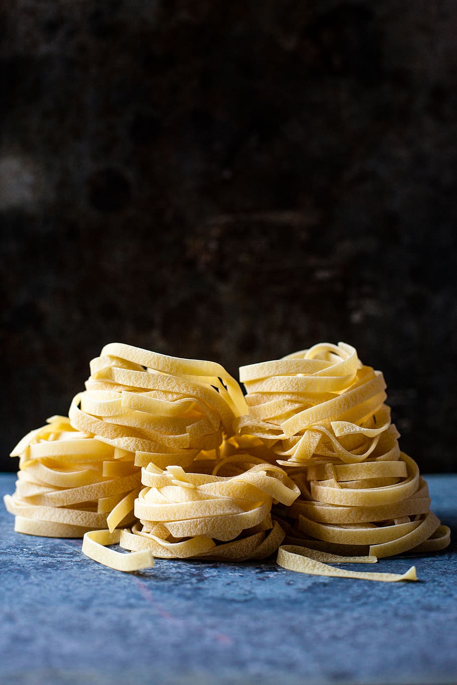 uncooked linguine pastas, food and drink, freshness, still life HD wallpaper