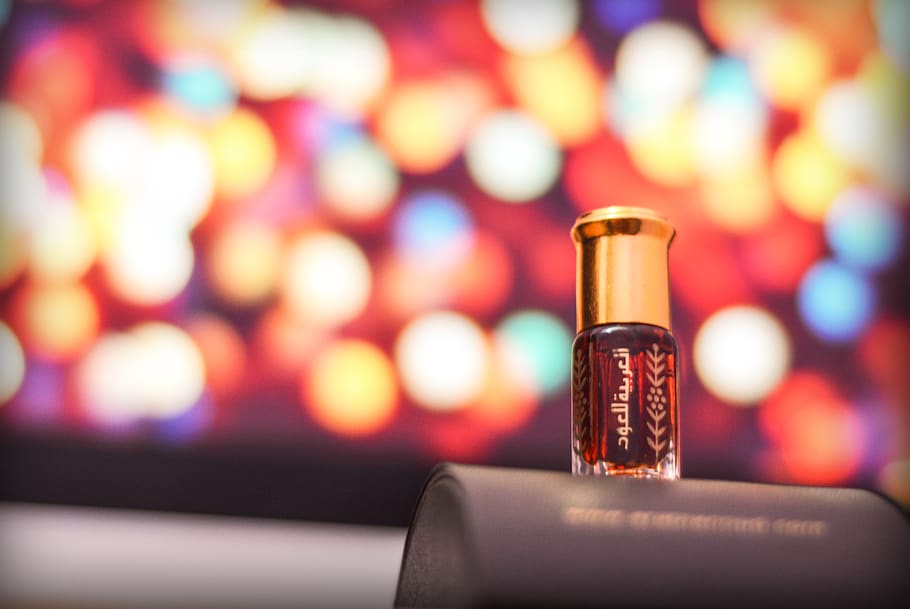 Clear Glass Bottle, blur, bright, color, design, glisten, illuminated HD wallpaper