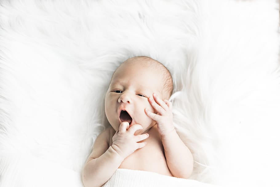 baby's fac, lying down, relaxation, one person, childhood, furniture HD wallpaper